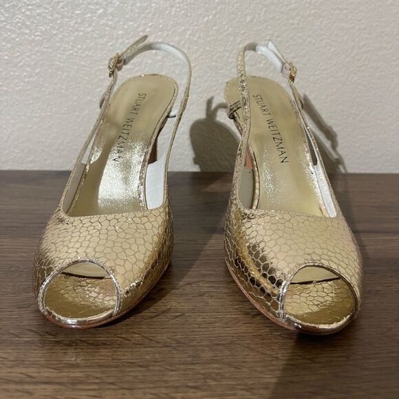 Stuart Weitzman Gold Textured Slingback Heels - Picture 5 of 8